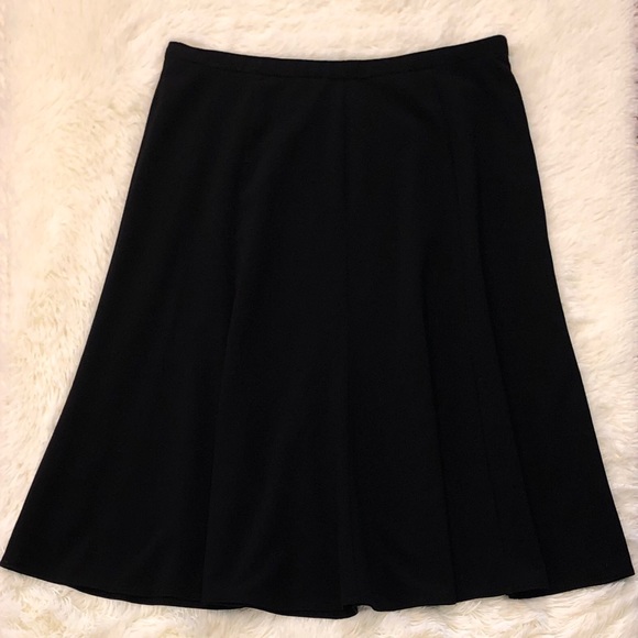 KIM ROGERS—WOMEN’S PLUS—BLACK—SIDE ZIP–FRONT PLEATS, KNEE LENGTH SKIRT!! EUC!! - Picture 6 of 8